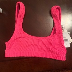Good American Hot pink bikini top. Size 1/2. Brand new.